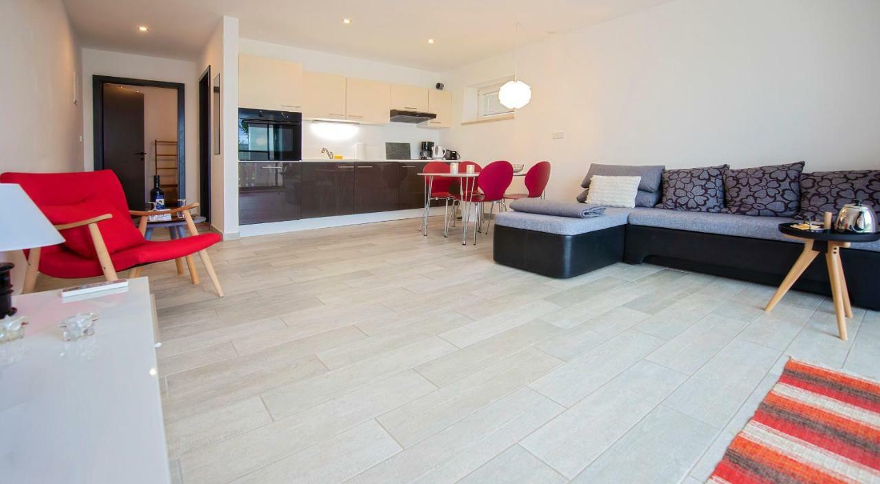 Apartament Midavkl Pirovac Zewnętrze zdjęcie